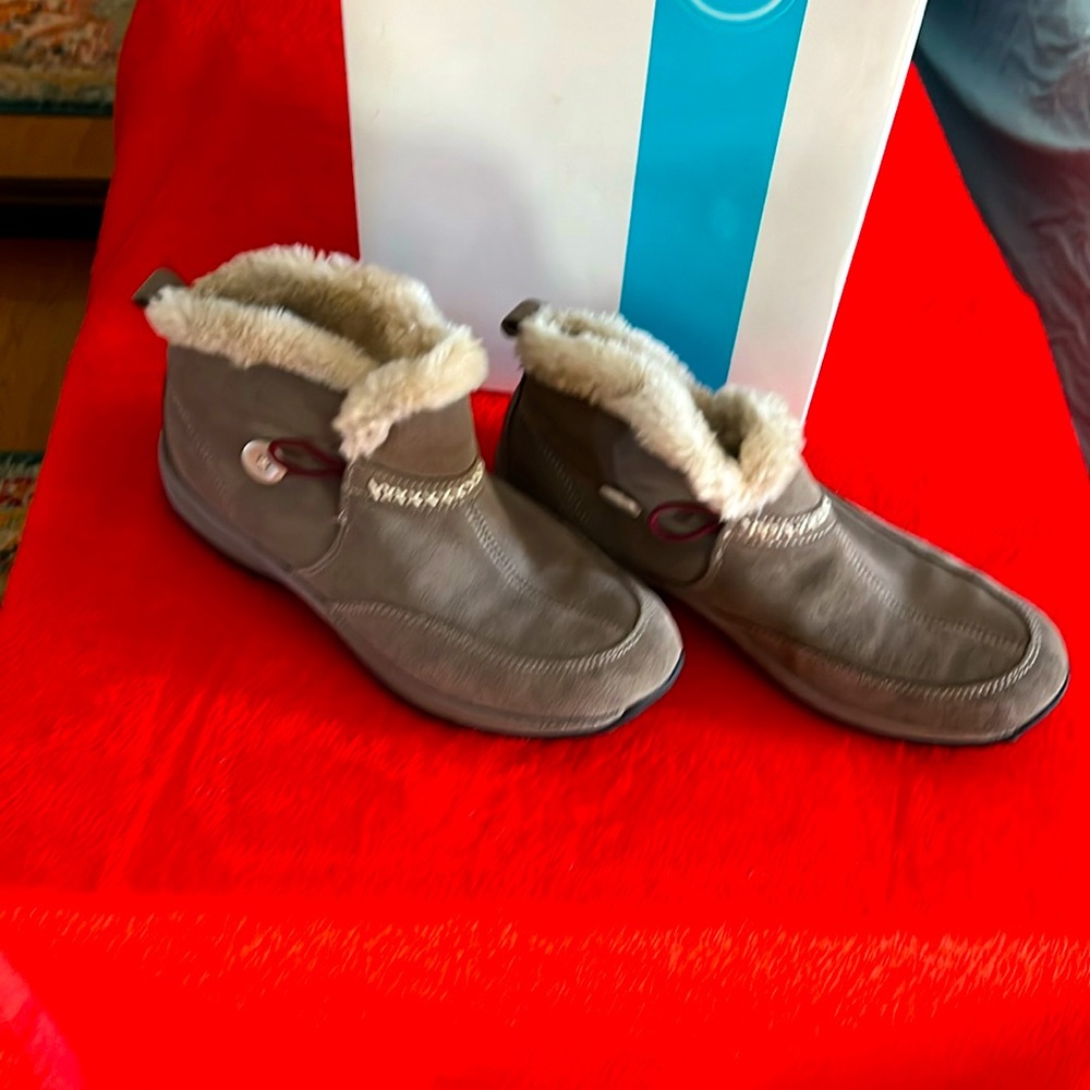 Women’s Moccasins Easy Spirit Essleighride 10M new w/box - Picture 2 of 5